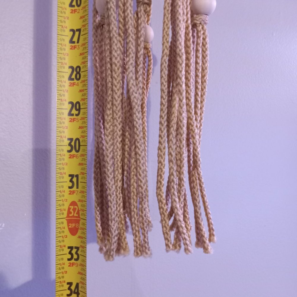 Macrame decor - Picture 2 of 4